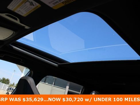 Used 2025 Subaru Forester Premium image 17