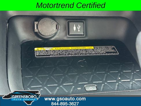 Used 2019 Toyota RAV4 XLE Premium AWD/4WD image 32