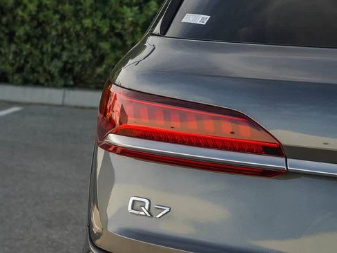 Used 2021 Audi Q7 3.0T Premium image 7