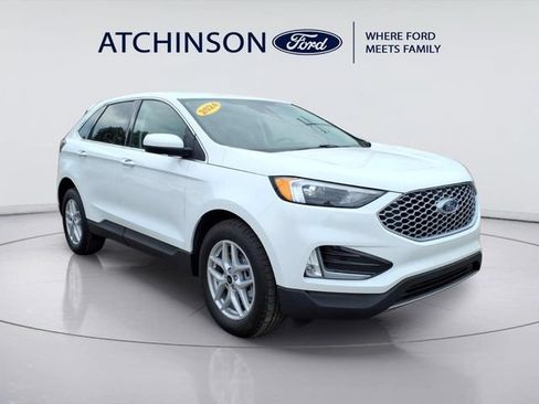 Certified 2024 Ford Edge SEL w/ Convenience Package AWD/4WD image 3