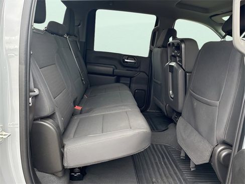 Used 2024 Chevrolet Silverado 2500 Custom w/ Custom Value Package image 9