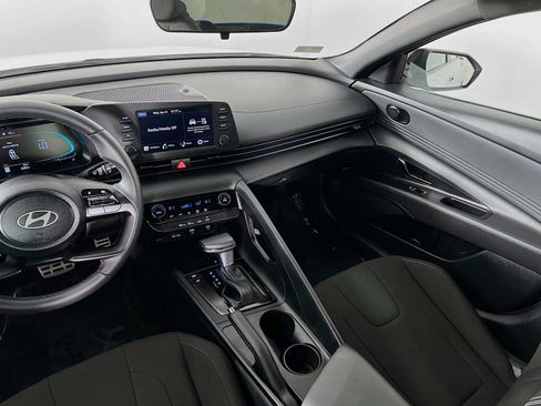 Certified 2025 Hyundai Elantra Sport FWD image 22