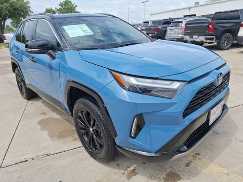 Used 2022 Toyota RAV4 XSE AWD/4WD image 8