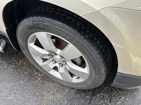 Used 2014 Chevrolet Traverse LTZ FWD image 9