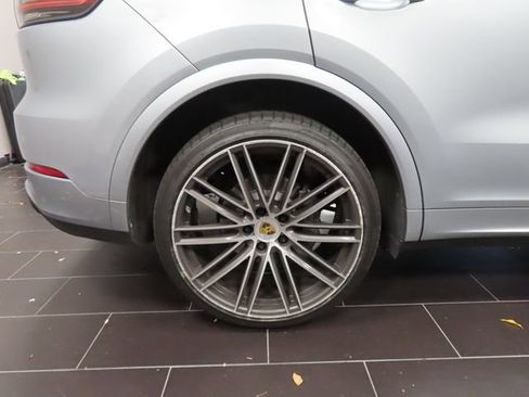 Used 2022 Porsche Cayenne S AWD/4WD image 15