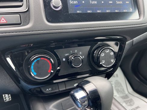 Certified 2022 Honda HR-V Sport image 10