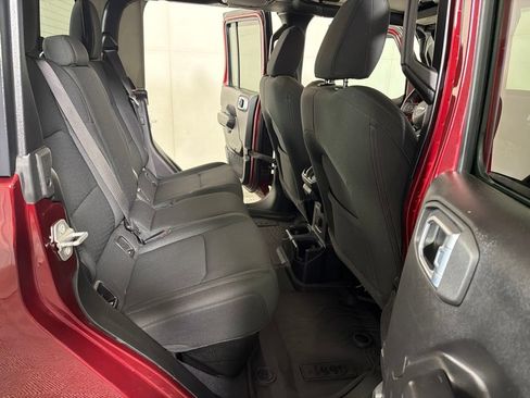 Used 2021 Jeep Gladiator Sport AWD/4WD image 23