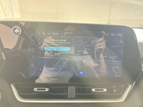Used 2025 Chevrolet Equinox LT w/ Safety and Technology Package AWD/4WD image 20