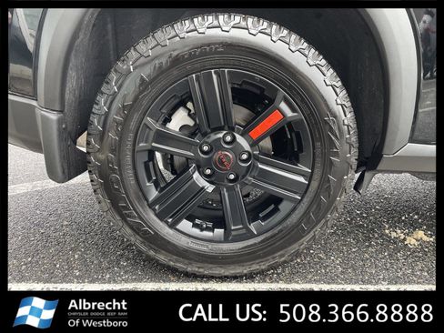 Used 2025 Nissan Rogue SV w/ Rock Creek Premium Package image 32