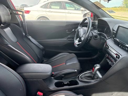 Used 2019 Hyundai Veloster Turbo FWD image 24