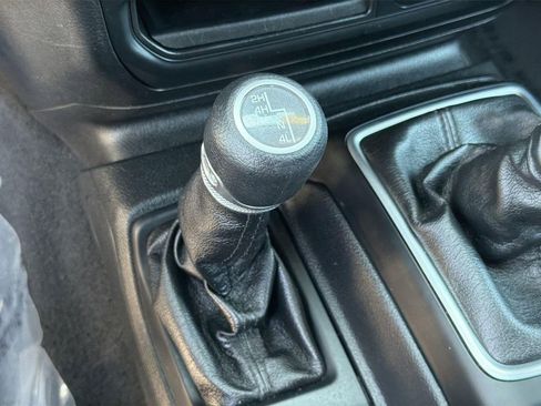 Used 2018 Jeep Wrangler Unlimited Sport S AWD/4WD image 15