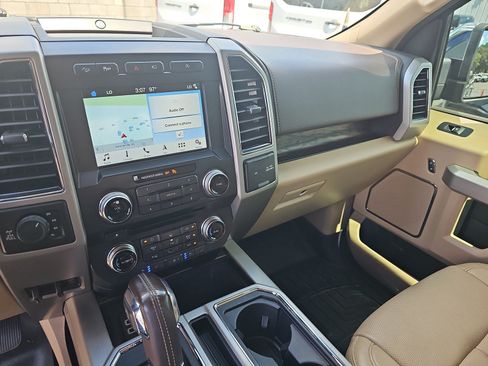 Used 2018 Ford F150 Lariat w/ Equipment Group 502A Luxury AWD/4WD image 17