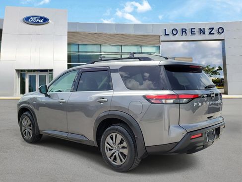 Used 2022 Nissan Pathfinder SV FWD image 7