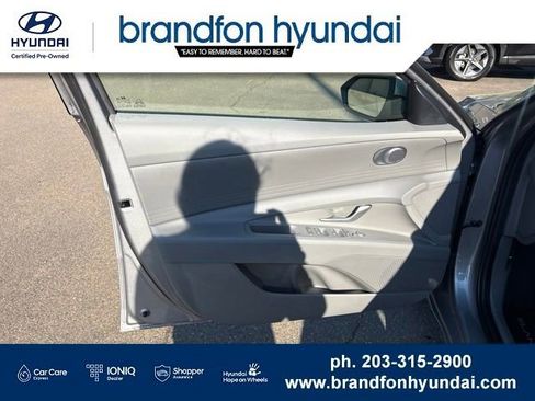 Used 2026 Hyundai Elantra Hybrid FWD image 11