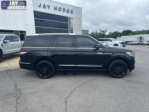 Used 2022 Lincoln Navigator Reserve RWD image 8