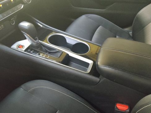 Used 2024 Nissan Altima 2.5 SV image 26