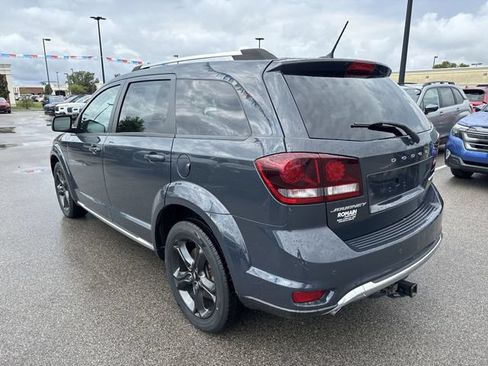Used 2018 Dodge Journey Crossroad w/ Driver Convenience Group FWD image 3