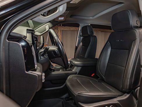 Used 2025 GMC Sierra 3500 Denali w/ Denali Reserve Package image 23