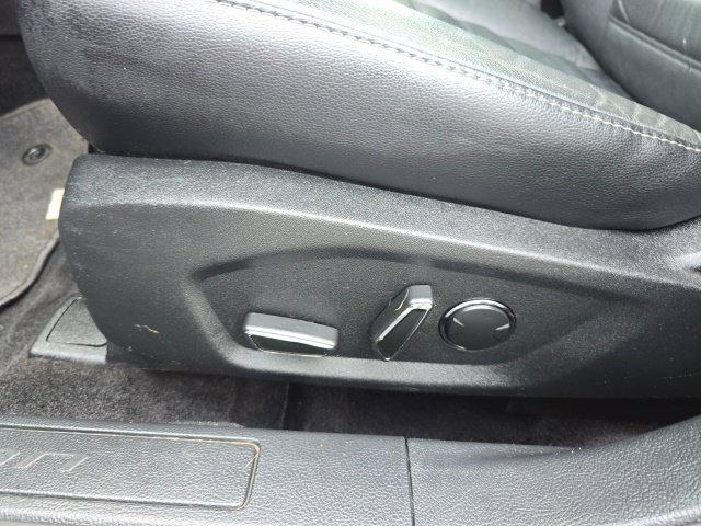 Used 2017 Ford Fusion SE w/ Fusion SE Technology Package FWD image 17