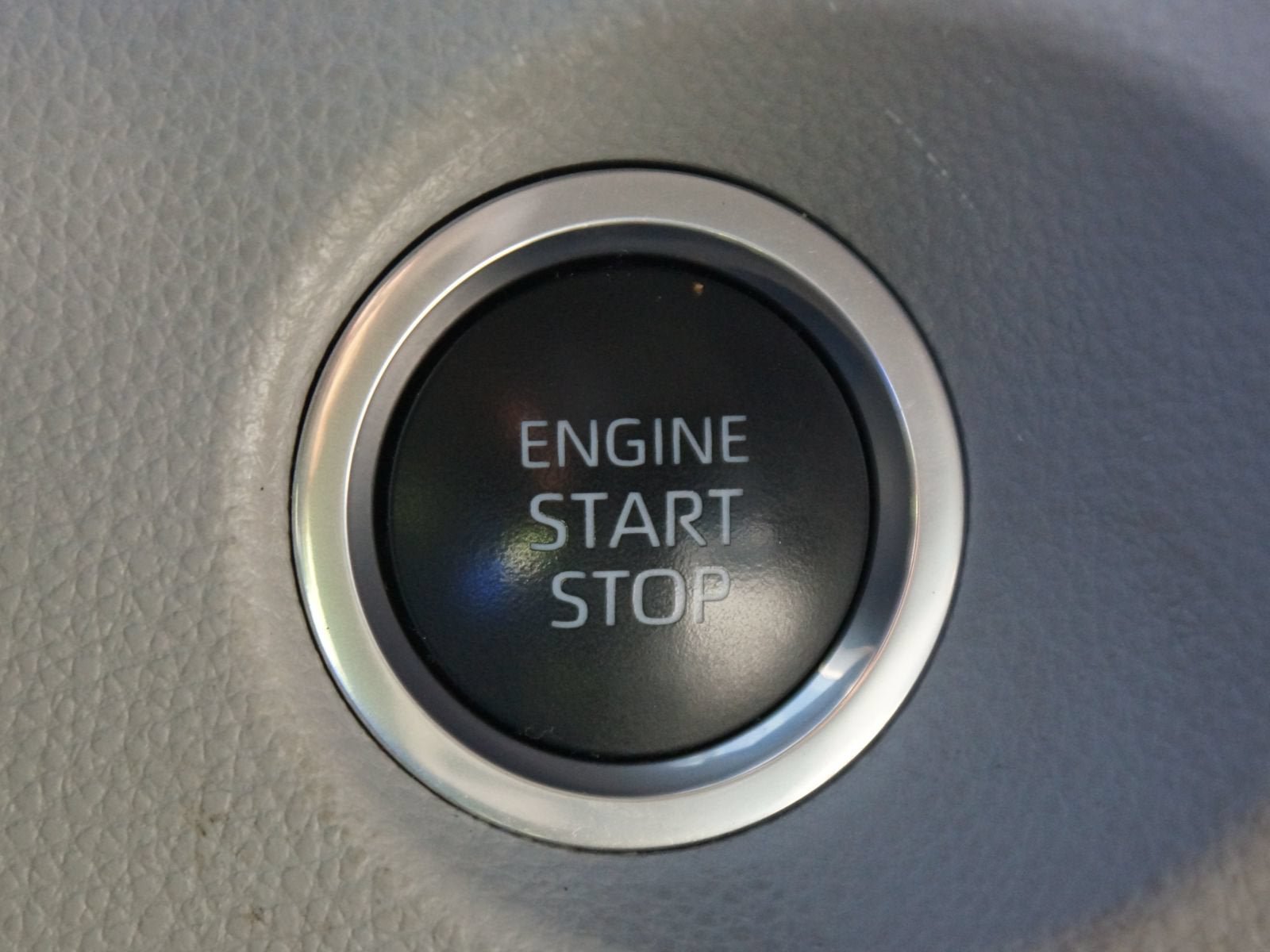 Used 2023 Toyota Corolla Cross LE w/ Moonroof Package AWD/4WD image 8