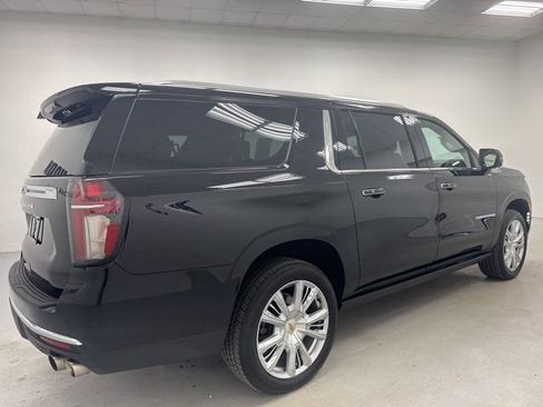 Used 2024 Chevrolet Suburban High Country AWD/4WD image 5