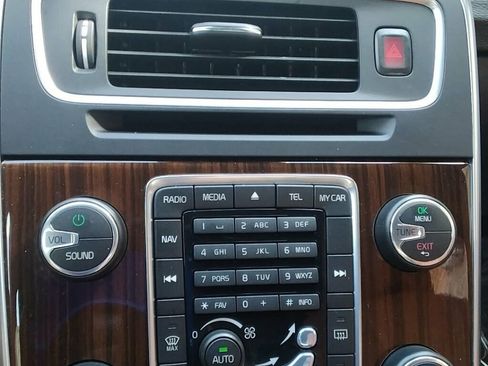 Used 2015 Volvo V60 T5 Platinum image 21