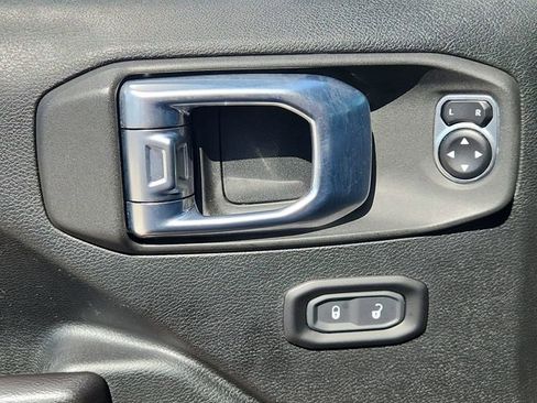 Used 2020 Jeep Wrangler Sport AWD/4WD image 21