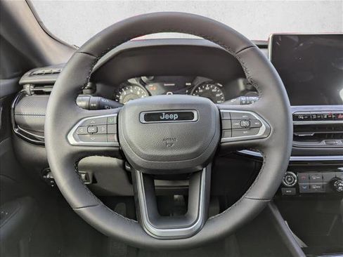 New 2026 Jeep Compass Latitude image 15