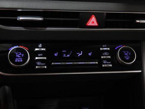 Used 2020 Hyundai Sonata SEL w/ Premium + Sunroof Package FWD image 14
