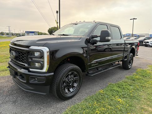 Used 2025 Ford F250 XL w/ STX Appearance Package AWD/4WD image 4