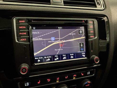 Used 2017 Volkswagen Jetta SEL image 30