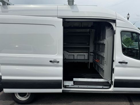 Used 2023 Ford Transit 250 148 High Roof RWD image 6