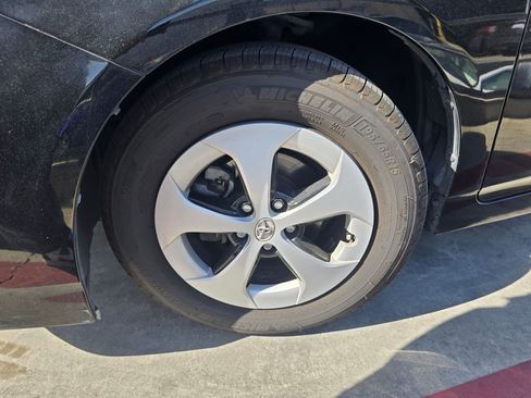 Used 2015 Toyota Prius Two image 19