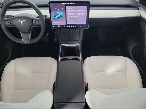 Used 2024 Tesla Model Y Long Range RWD image 13