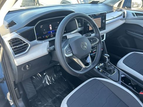 New 2026 Volkswagen Taos SE FWD image 14