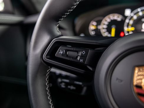 Certified 2025 Porsche 911 GT3 RWD image 33