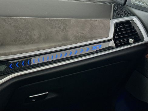 Used 2024 BMW X7 xDrive40i w/ Executive Package AWD/4WD image 16