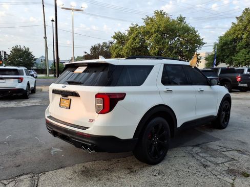 Used 2023 Ford Explorer ST AWD/4WD image 3