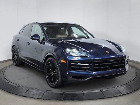 Certified 2024 Porsche Cayenne Coupe AWD/4WD image 9