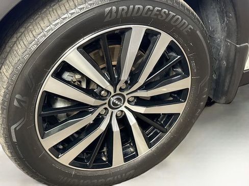 Used 2023 Nissan Pathfinder Platinum image 18