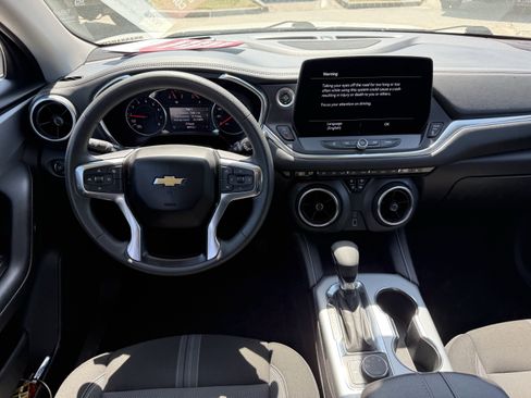 Used 2025 Chevrolet Blazer LT AWD/4WD image 15