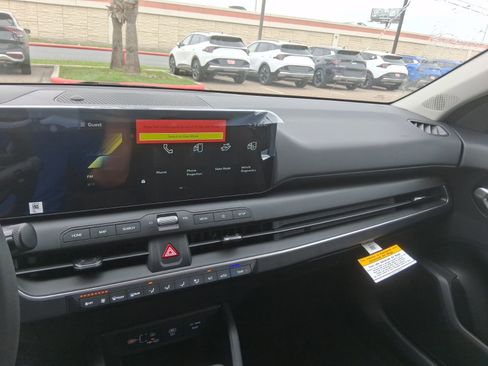 New 2026 Kia K4 FWD image 9