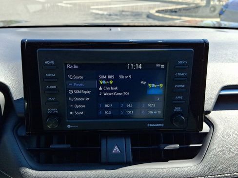 Used 2022 Toyota RAV4 LE image 16