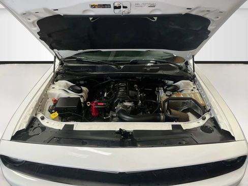 Used 2019 Dodge Challenger R/T RWD image 27
