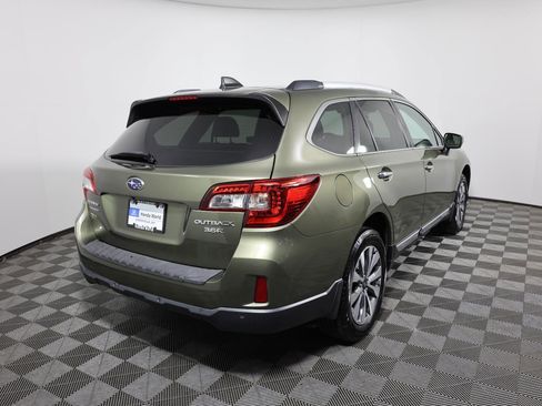 Used 2017 Subaru Outback 3.6R Touring w/ Popular Package #5A AWD/4WD image 5