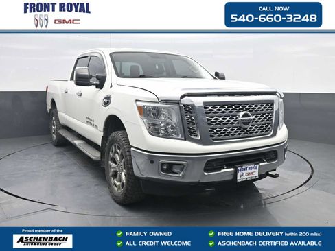 Used 2018 Nissan Titan SV w/ SV Convenience Package image 1