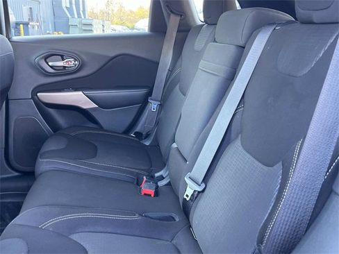 Used 2017 Jeep Cherokee Latitude w/ Safety/Convenience Group image 19