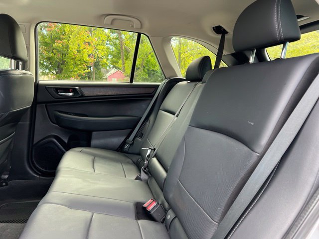 Used 2016 Subaru Outback 3.6R Limited AWD/4WD image 16