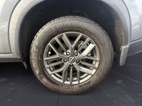 Used 2023 Nissan Rogue S image 13