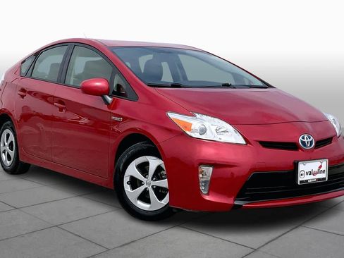 Used 2015 Toyota Prius Two image 3